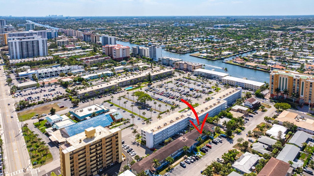 Active With Contract: $199,900 (2 beds, 2 baths, 1150 Square Feet)