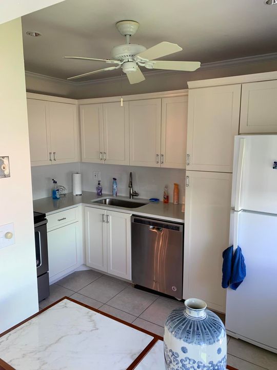 出租: $2,200 (1 贝兹, 1 浴室, 950 平方英尺)