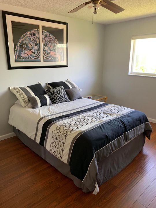 出租: $2,200 (1 贝兹, 1 浴室, 950 平方英尺)