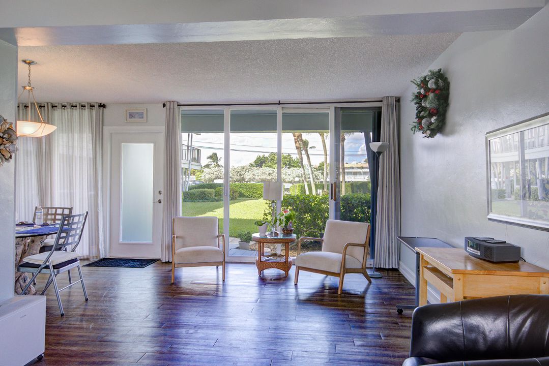 En Venta: $475,000 (2 camas, 2 baños, 850 Pies cuadrados)