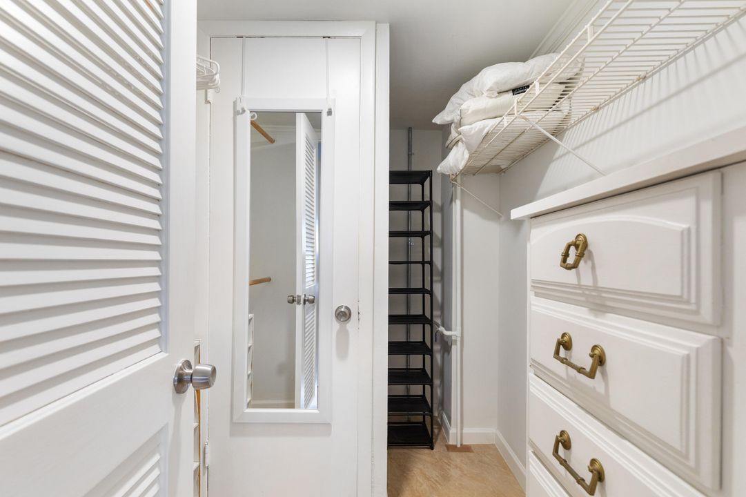 На продажу: $259,999 (2 спален, 2 ванн, 980 Квадратных фут)