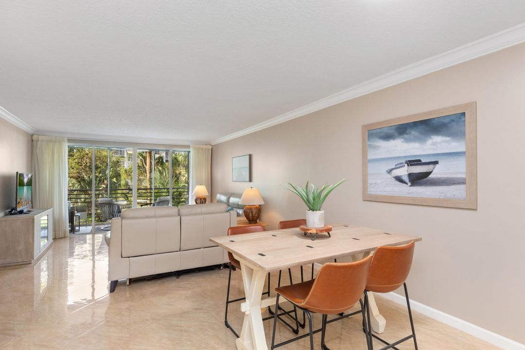 На продажу: $259,999 (2 спален, 2 ванн, 980 Квадратных фут)