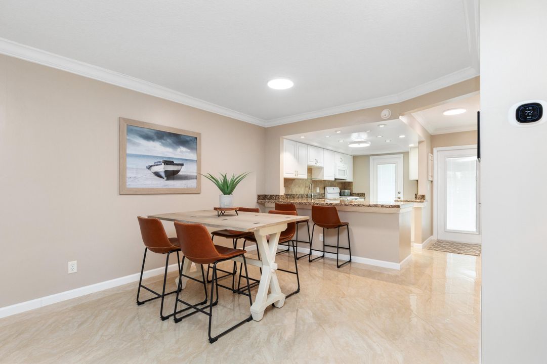 На продажу: $259,999 (2 спален, 2 ванн, 980 Квадратных фут)