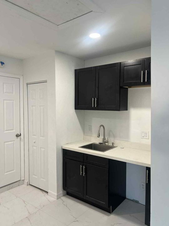 Recently Rented: $1,600 (1 beds, 1 baths, 600 Square Feet)