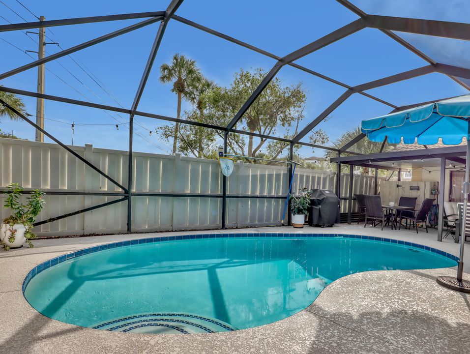 Active With Contract: $495,000 (3 beds, 3 baths, 1356 Square Feet)