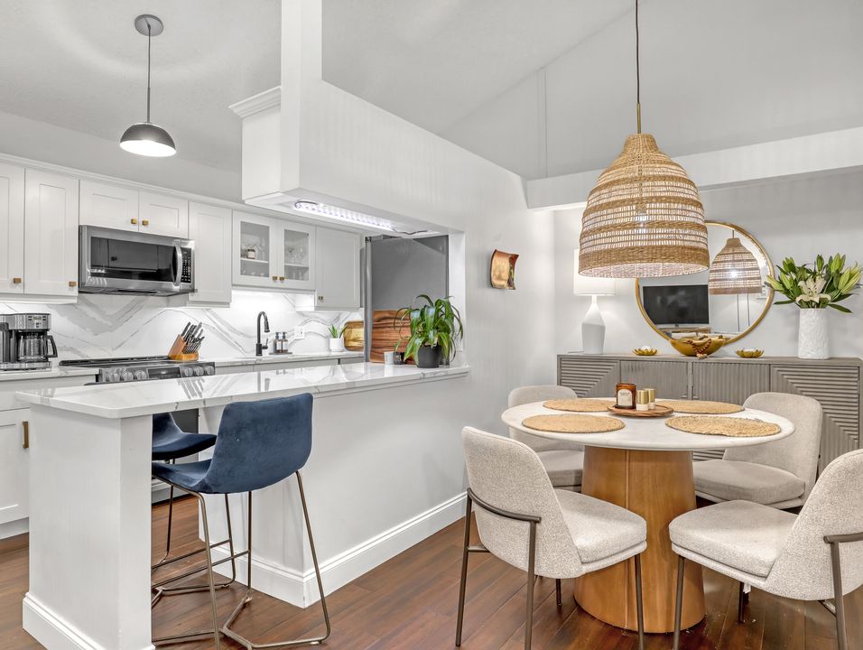 Active With Contract: $495,000 (3 beds, 3 baths, 1356 Square Feet)