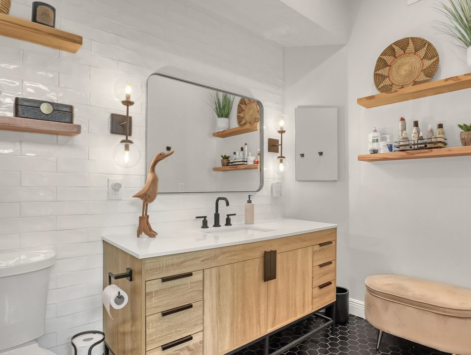 Active With Contract: $495,000 (3 beds, 3 baths, 1356 Square Feet)