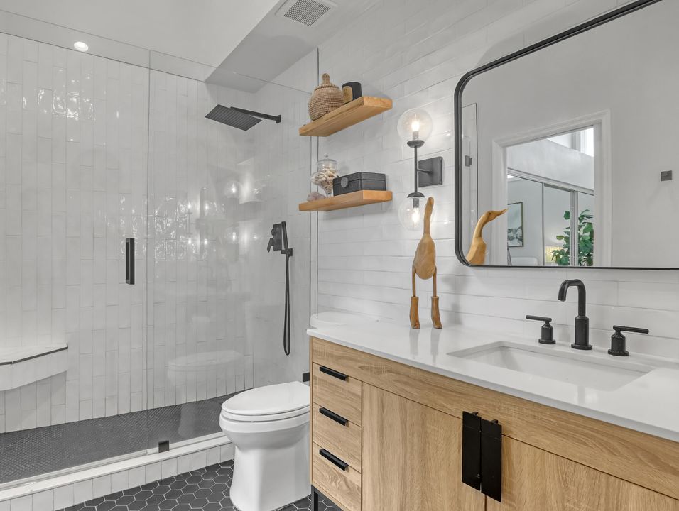 Active With Contract: $495,000 (3 beds, 3 baths, 1356 Square Feet)