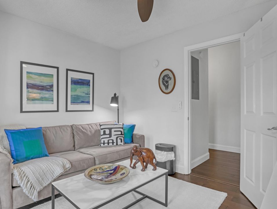 Active With Contract: $495,000 (3 beds, 3 baths, 1356 Square Feet)