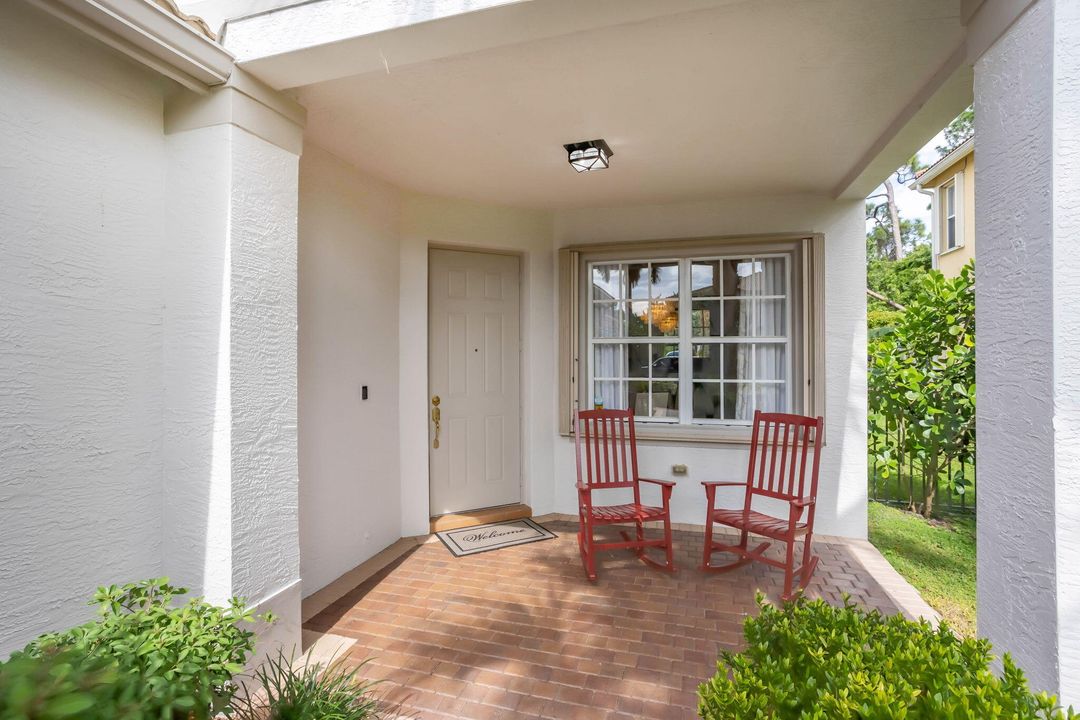 En Venta: $675,000 (4 camas, 2 baños, 2425 Pies cuadrados)