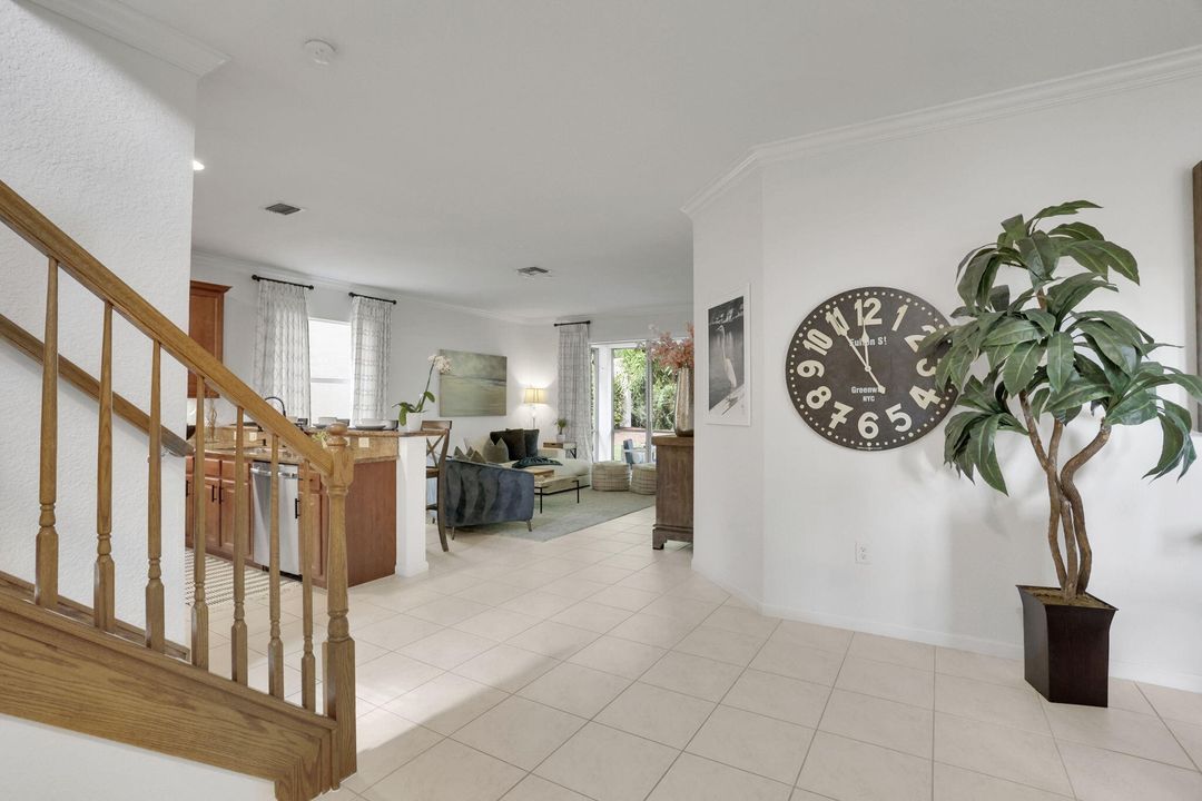 En Venta: $675,000 (4 camas, 2 baños, 2425 Pies cuadrados)