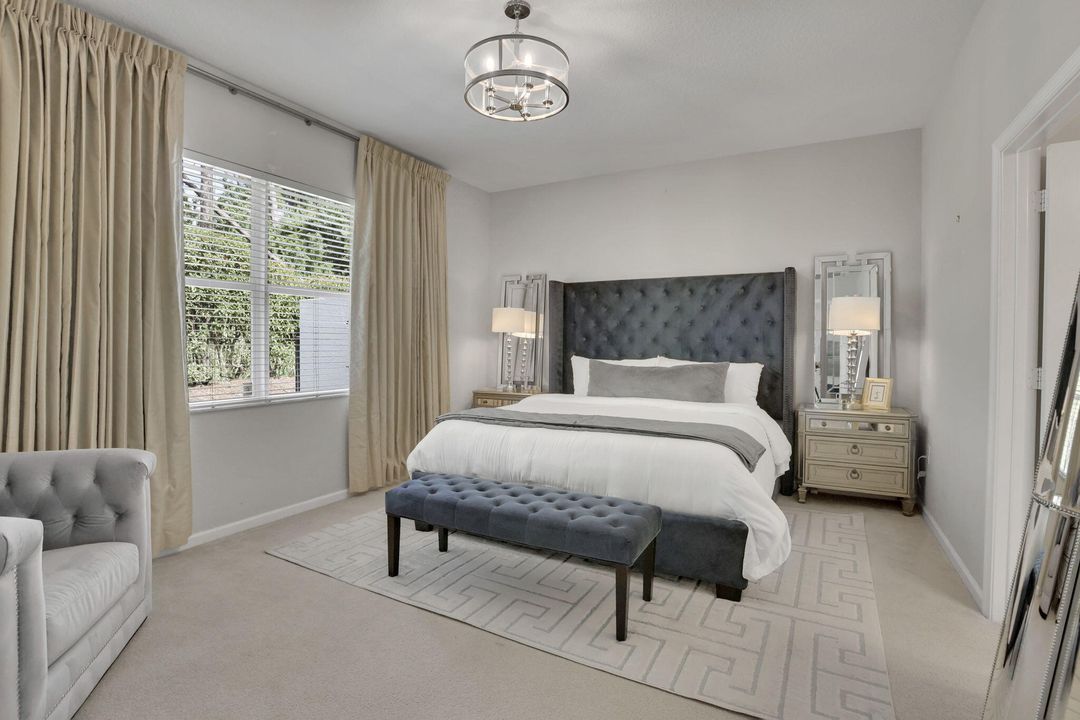 En Venta: $675,000 (4 camas, 2 baños, 2425 Pies cuadrados)