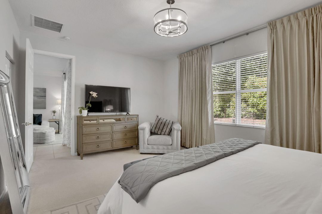 En Venta: $675,000 (4 camas, 2 baños, 2425 Pies cuadrados)