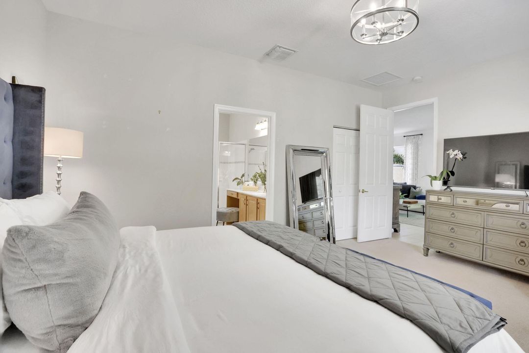 En Venta: $675,000 (4 camas, 2 baños, 2425 Pies cuadrados)