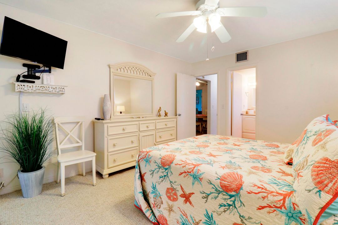 For Sale: $259,900 (2 beds, 2 baths, 920 Square Feet)