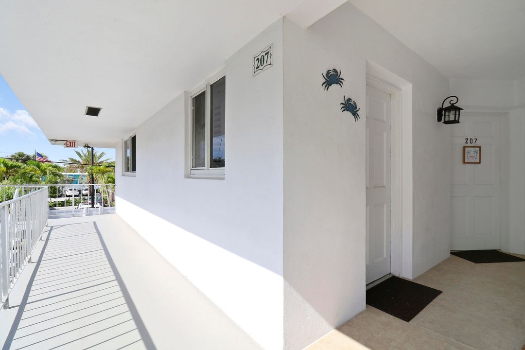 For Sale: $259,900 (2 beds, 2 baths, 920 Square Feet)