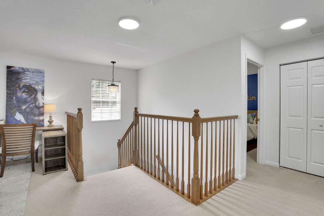 En Venta: $675,000 (4 camas, 2 baños, 2425 Pies cuadrados)