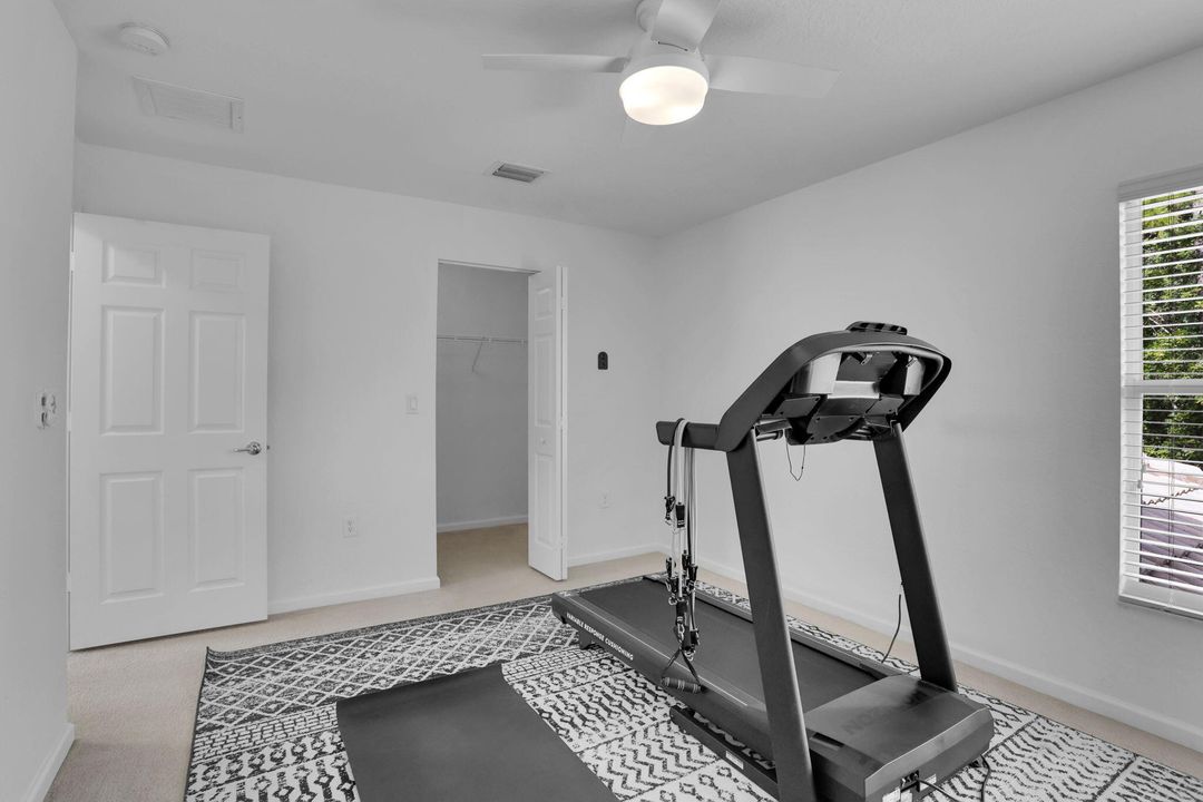 En Venta: $675,000 (4 camas, 2 baños, 2425 Pies cuadrados)