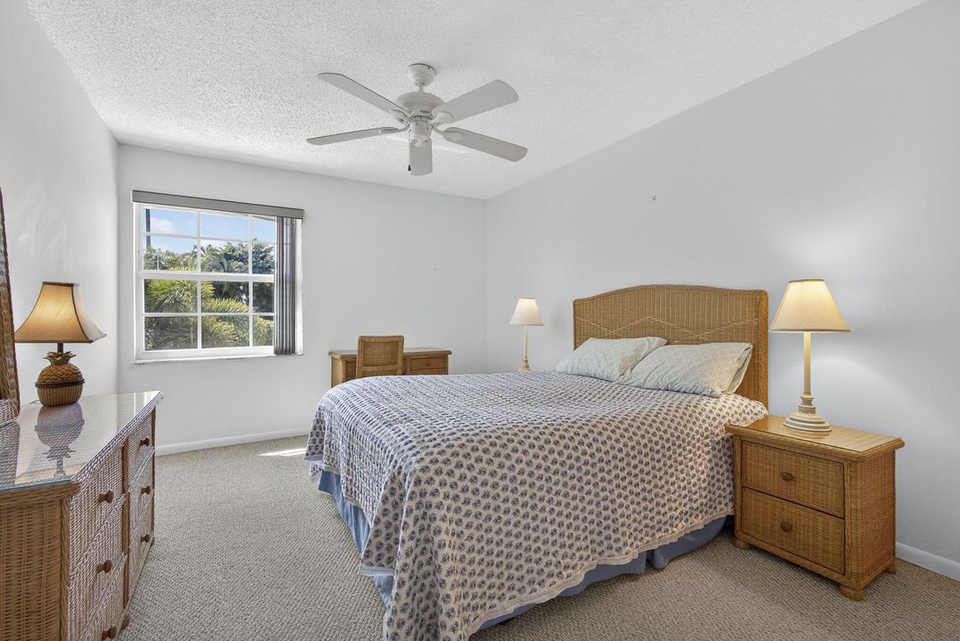 For Sale: $715,000 (3 beds, 2 baths, 1990 Square Feet)