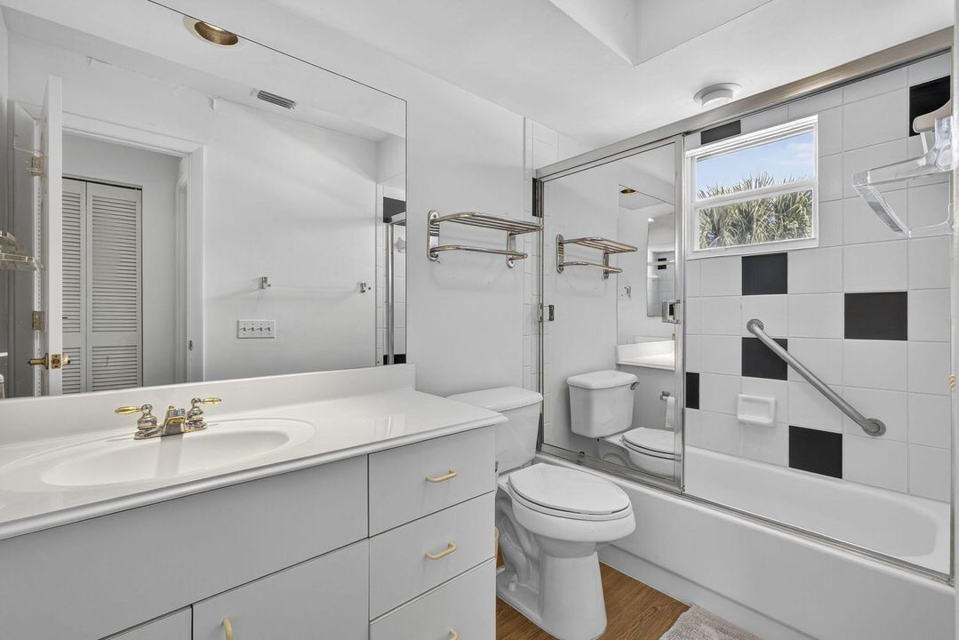 For Sale: $715,000 (3 beds, 2 baths, 1990 Square Feet)