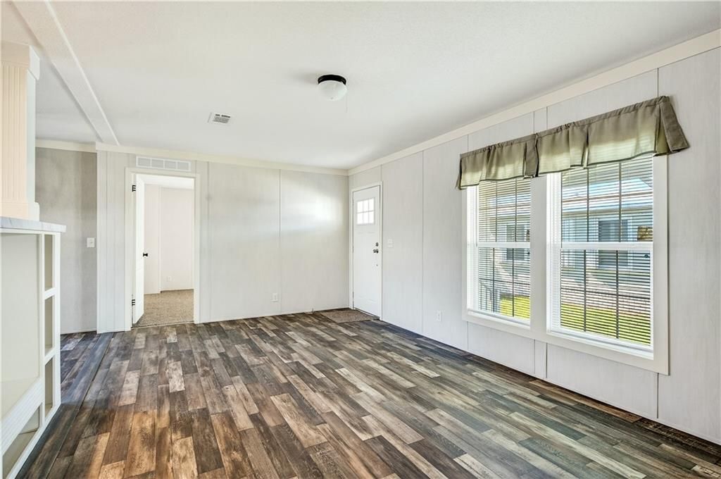 待售: $210,000 (3 贝兹, 2 浴室, 1456 平方英尺)