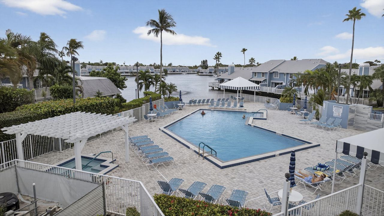 For Sale: $715,000 (3 beds, 2 baths, 1990 Square Feet)