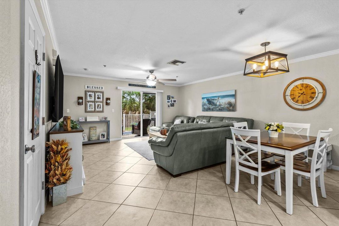 На продажу: $332,500 (3 спален, 2 ванн, 1492 Квадратных фут)