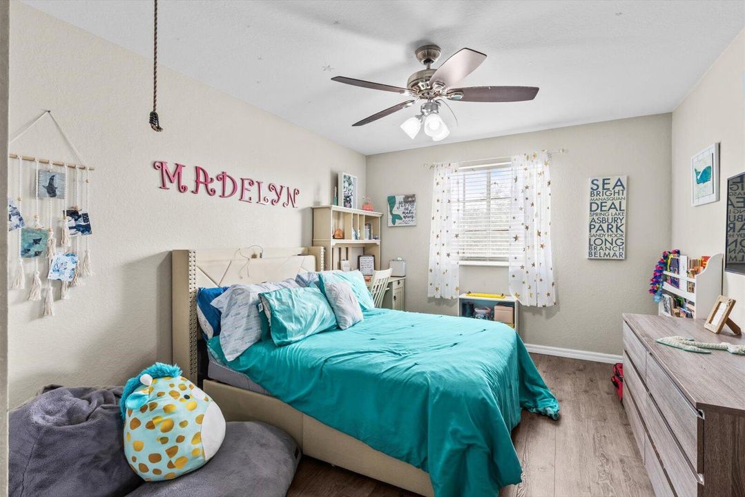 На продажу: $332,500 (3 спален, 2 ванн, 1492 Квадратных фут)