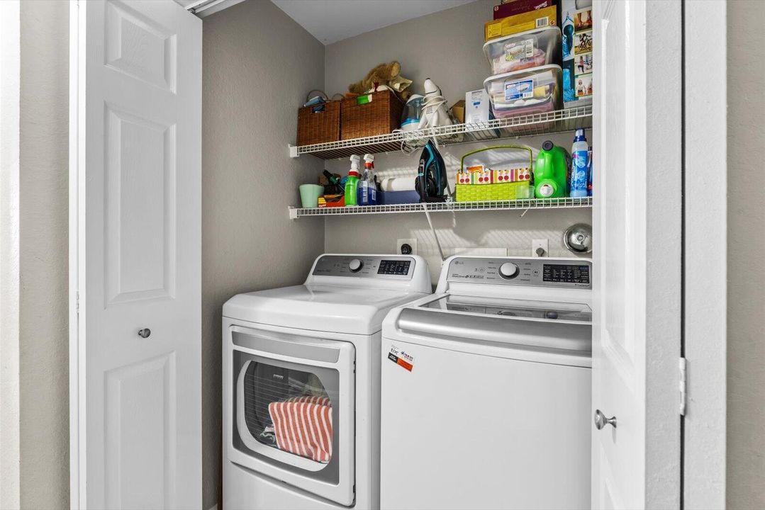 На продажу: $332,500 (3 спален, 2 ванн, 1492 Квадратных фут)