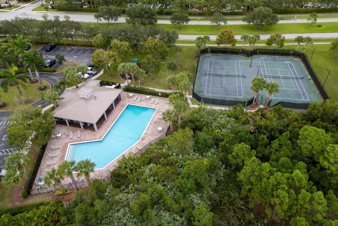 На продажу: $332,500 (3 спален, 2 ванн, 1492 Квадратных фут)