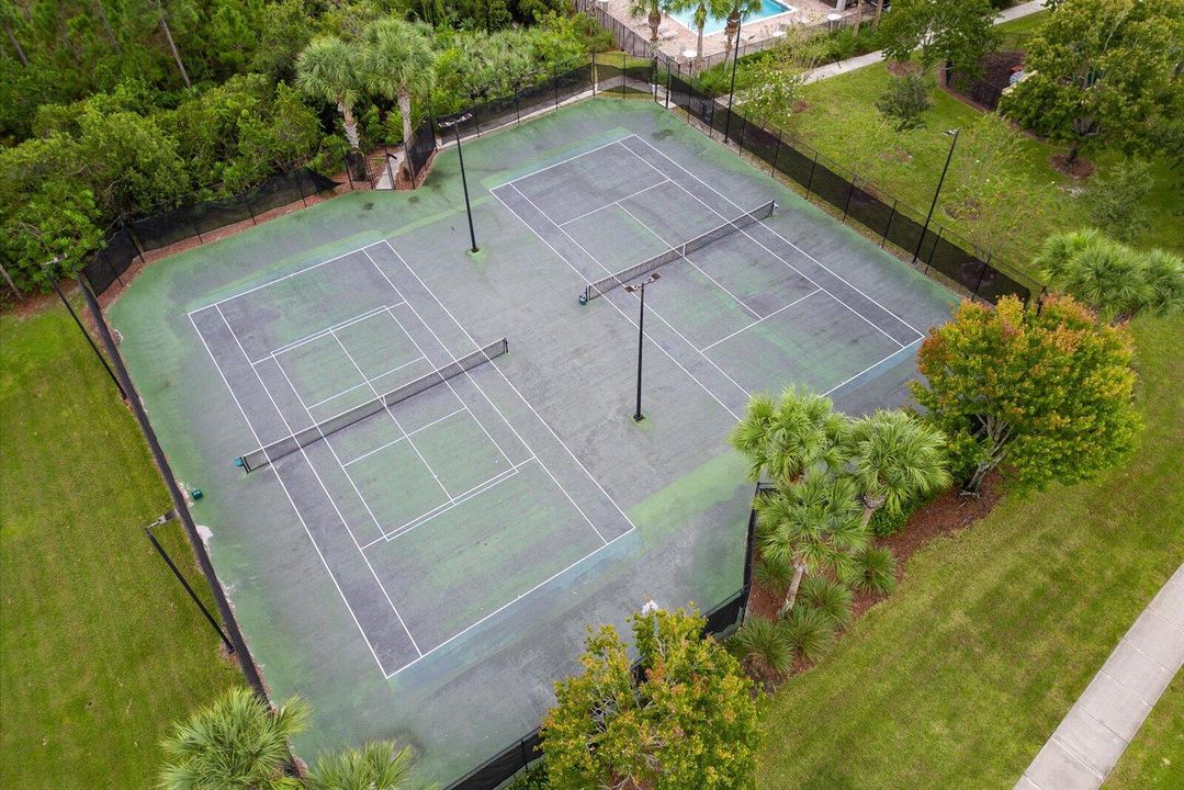 На продажу: $332,500 (3 спален, 2 ванн, 1492 Квадратных фут)