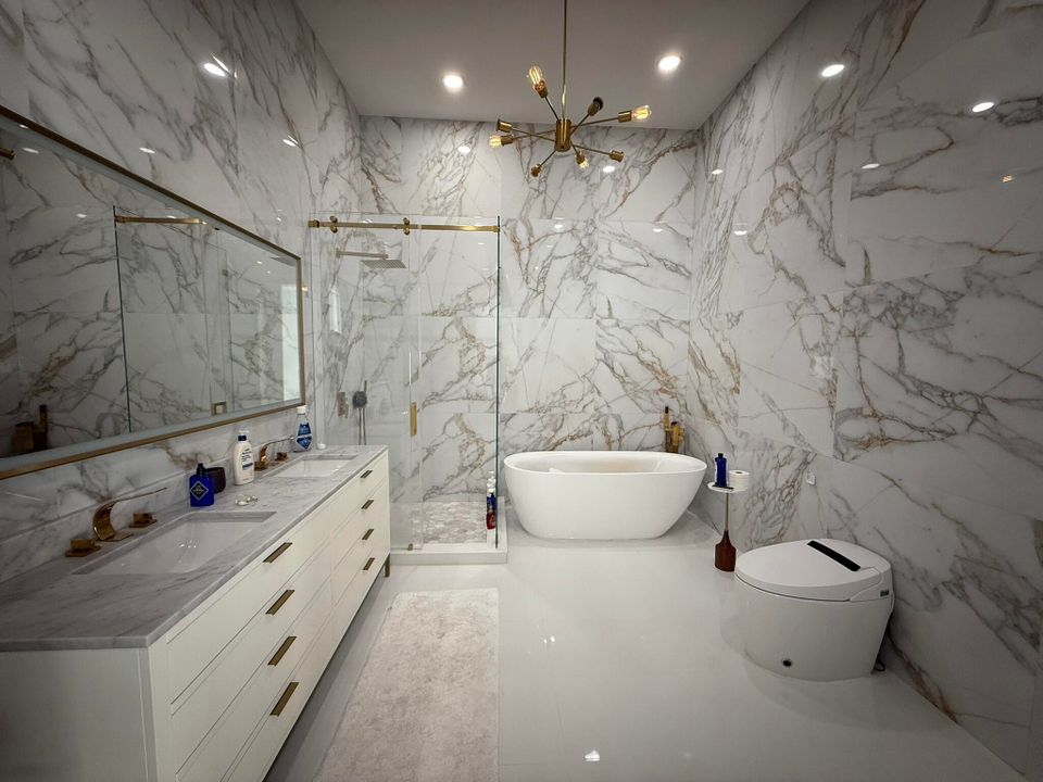 Под контрактом: $6,900 (3 спален, 3 ванн, 2123 Квадратных фут)