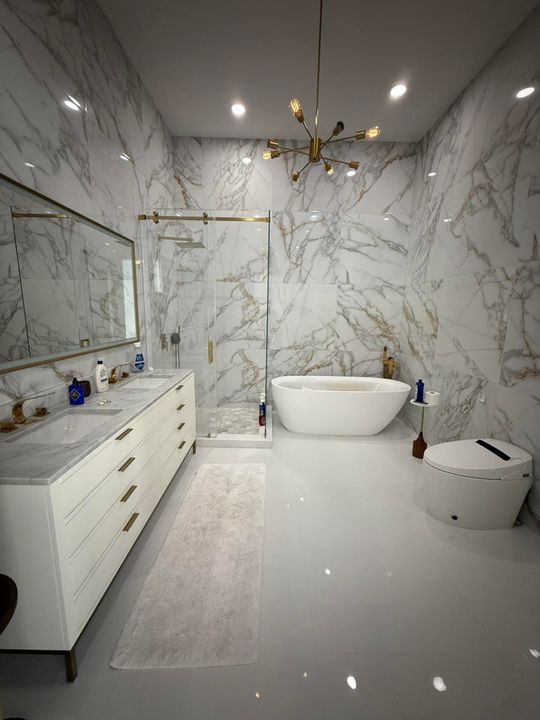 Под контрактом: $6,900 (3 спален, 3 ванн, 2123 Квадратных фут)