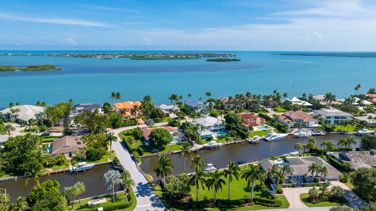 En Venta: $3,495,000 (5 camas, 4 baños, 4527 Pies cuadrados)