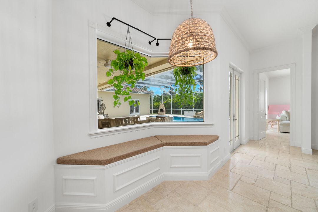 Под контрактом: $1,350,000 (5 спален, 6 ванн, 4095 Квадратных фут)