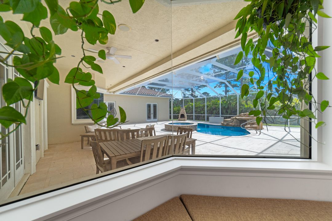 Под контрактом: $1,350,000 (5 спален, 6 ванн, 4095 Квадратных фут)