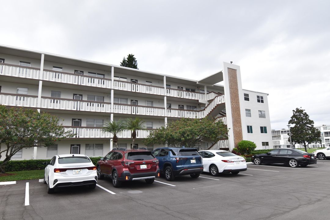 Activo con contrato: $135,000 (2 camas, 2 baños, 896 Pies cuadrados)