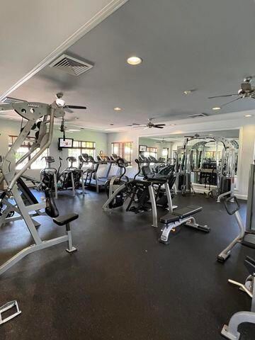 En Venta: $675,000 (4 camas, 2 baños, 2425 Pies cuadrados)