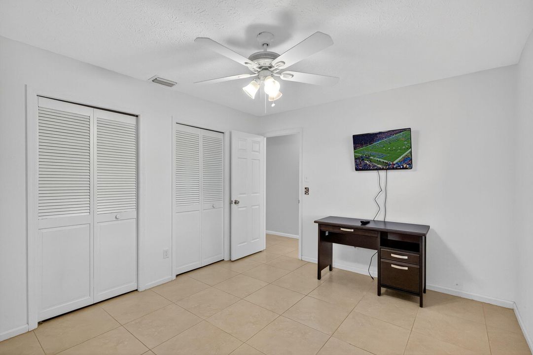 Под контрактом: $400,000 (3 спален, 2 ванн, 1724 Квадратных фут)