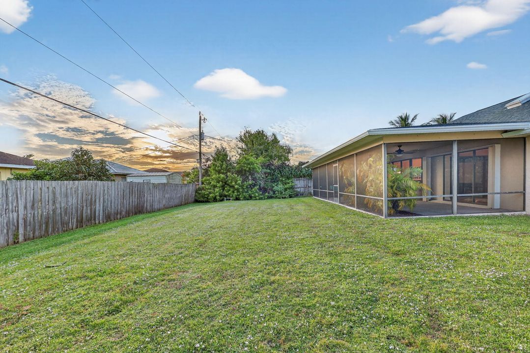 Под контрактом: $400,000 (3 спален, 2 ванн, 1724 Квадратных фут)