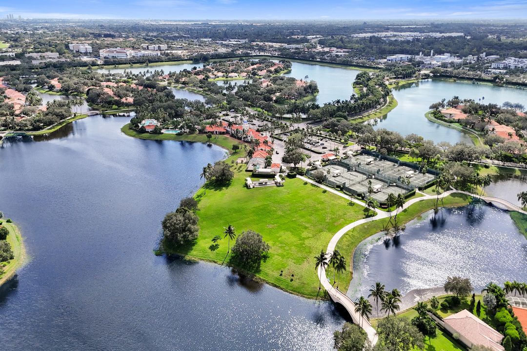 合同活跃: $495,000 (3 贝兹, 2 浴室, 1648 平方英尺)