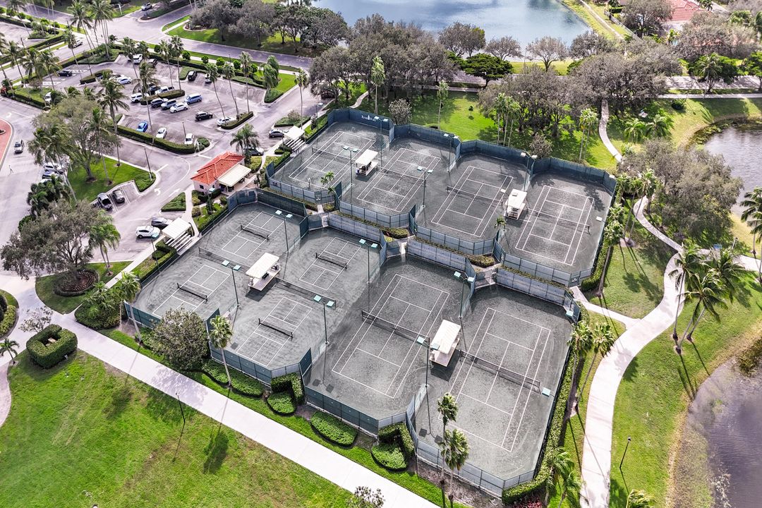 合同活跃: $495,000 (3 贝兹, 2 浴室, 1648 平方英尺)