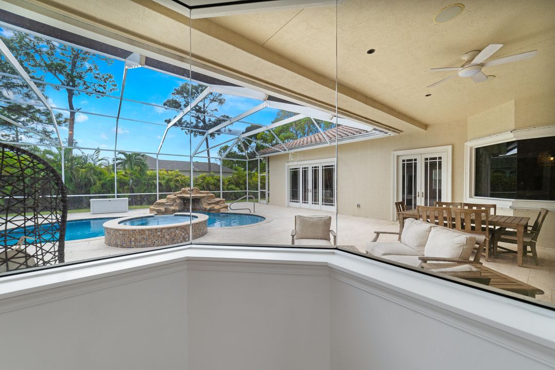 Под контрактом: $1,350,000 (5 спален, 6 ванн, 4095 Квадратных фут)