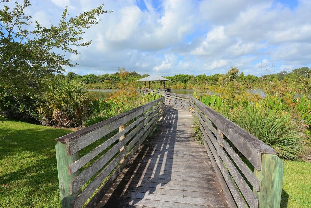 合同活跃: $329,000 (3 贝兹, 2 浴室, 1481 平方英尺)