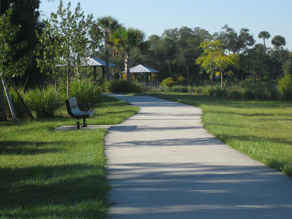 合同活跃: $329,000 (3 贝兹, 2 浴室, 1481 平方英尺)