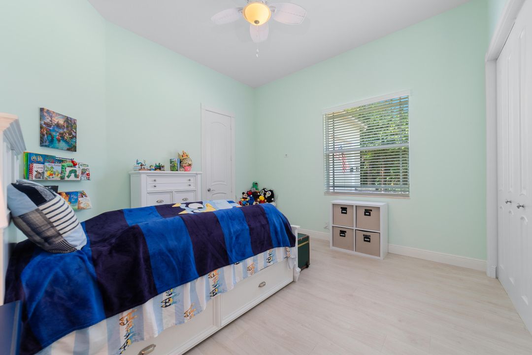 Под контрактом: $1,350,000 (5 спален, 6 ванн, 4095 Квадратных фут)