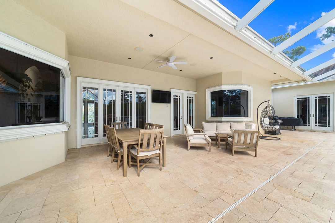 Под контрактом: $1,350,000 (5 спален, 6 ванн, 4095 Квадратных фут)