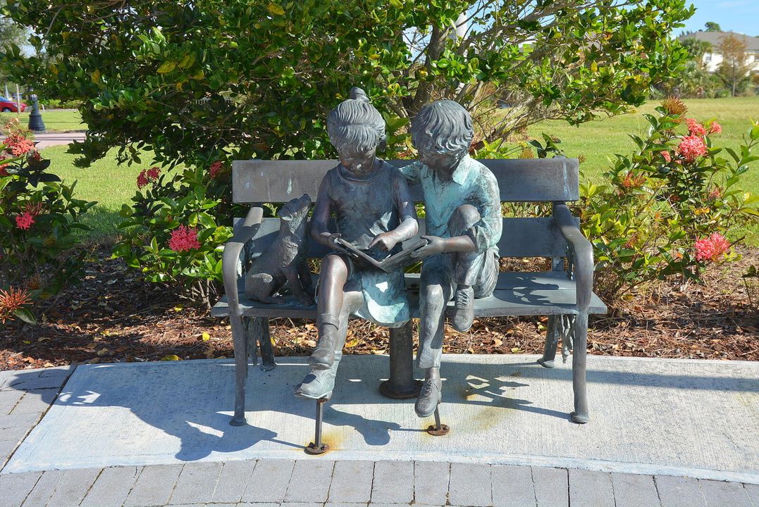 合同活跃: $329,000 (3 贝兹, 2 浴室, 1481 平方英尺)