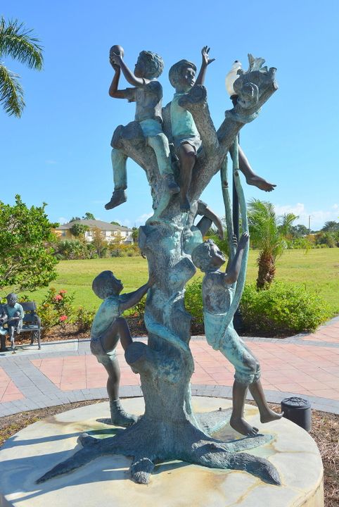 合同活跃: $329,000 (3 贝兹, 2 浴室, 1481 平方英尺)