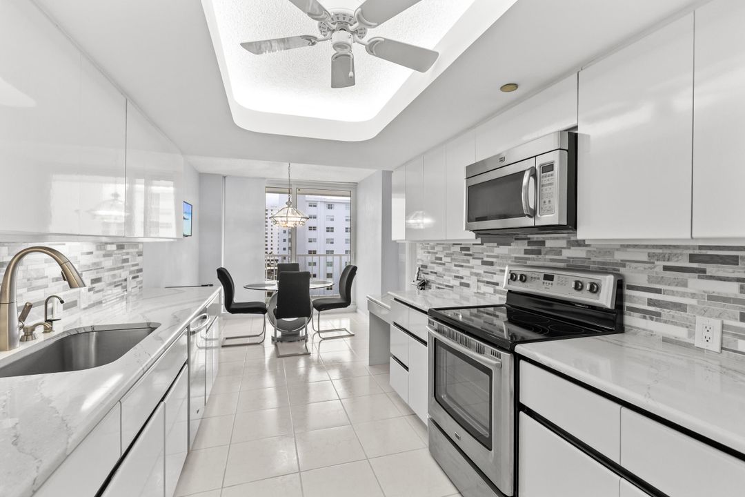 На продажу: $850,000 (2 спален, 2 ванн, 1672 Квадратных фут)